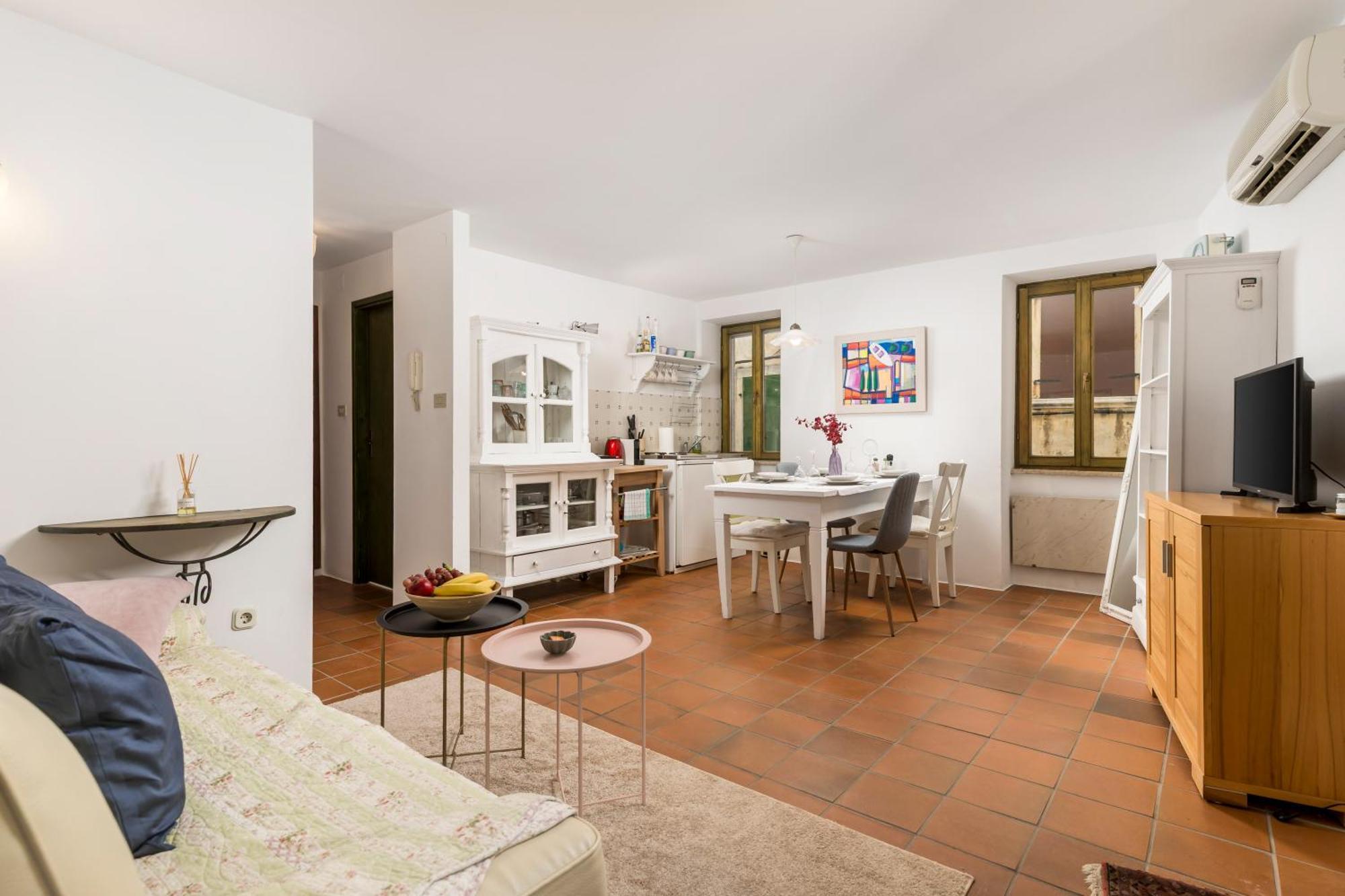 Dei Fiori Apartments Ровин Екстериор снимка